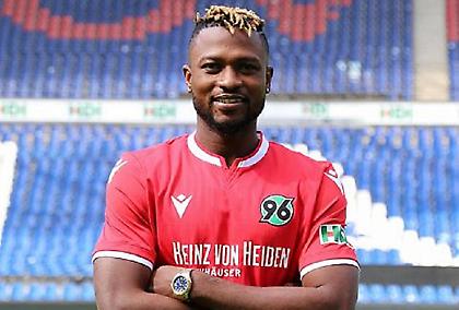 Γράφτηκε για Ολυμπιακό, κατέληξε στο Ανόβερο