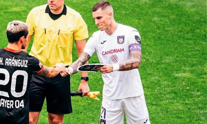 Έπαιξε στην Άντερλεχτ και μάλιστα ως αρχηγός ο Βράνιες!