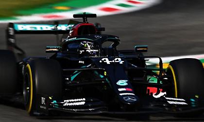 Pole για Χάμιλτον με ρεκόρ στη Μόντσα