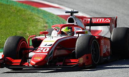 Η εκπληκτική εκκίνηση του Σουμάχερ στην F2 (video)