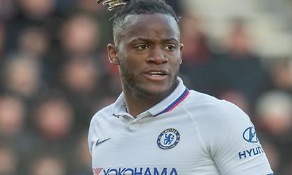 Ανανεώνει για να... φύγει ο Μπατσουαγί