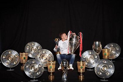 Ευχές της Μπάγερν σε Ραφίνια: «Ο θρύλος μας γίνεται 35 ετών»