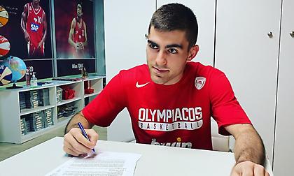 Έγινε επαγγελματίας με τον Ολυμπιακό ο Κολοβέρος
