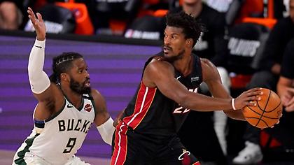 Δύο σοβαρά λάθη σε βάρος των Χιτ στα τελευταία λεπτά