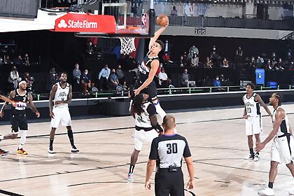 Τρομερά poster dunks στο Top 10 της ημέρας (video)