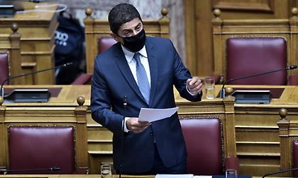 Να επιβάλλει εκλογές στην ΕΠΟ το Νοέμβριο προσπαθεί ο Αυγενάκης