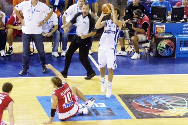 Σαν σήμερα: Το φοβερό buzzer beater του Σπανούλη με την Κροατία