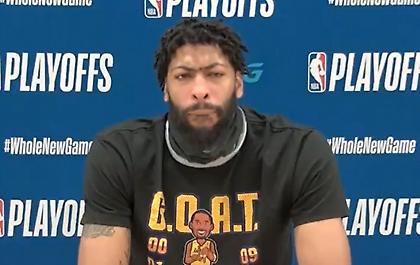 Σκύλος έκανε… ντου στη συνέντευξη Τύπου του Ντέιβις (video)