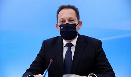 Πέτσας για μάσκα σε εξωτερικούς χώρους: Δεν είναι στο τραπέζι τέτοιο σενάριo