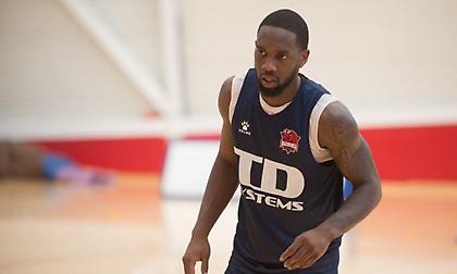 Αποδεσμεύτηκε λόγω… διαβατηρίου ο Κάρινγκτον από την Μπασκόνια!