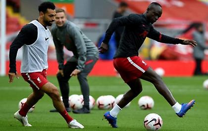 Ο Μανέ έκανε... γιο-γιο αντίπαλό του (video)