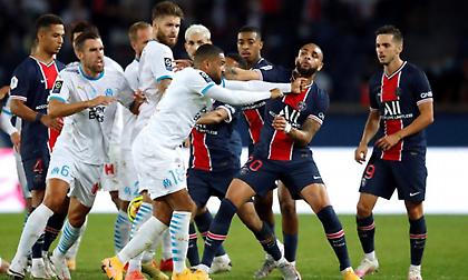 Σκηνές ροκ: Πέντε αποβολές, 12 κίτρινες, ξύλο και νίκη Μαρσέιγ στο Παρίσι! (video)