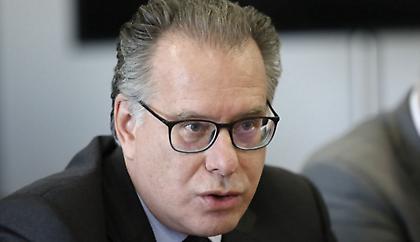 Επαφές Κουμουτσάκου στις Βρυξέλλες για μεταναστευτικό στη σκιά της Μόριας