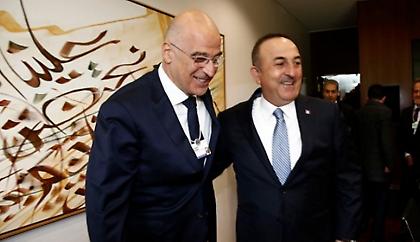 Πρόβα διαλόγου Δένδια-Τσαβούσογλου στην Καθημερινή - Τι λένε στα άρθρα τους