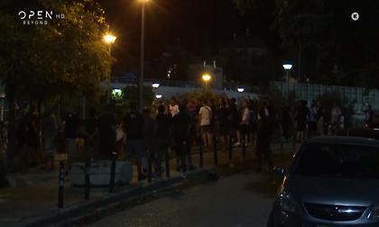 Οι πανηγυρισμοί των φιλάθλων του ΠΑΟΚ έξω από την Τούμπα! (video)