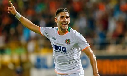 «Κοντά σε συμφωνία η Φενέρμπαχτσε με την Αλάνιασπορ για την απόκτηση του Μπακασέτα»