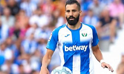 Ανακοινώθηκε από την Ουέσκα ο Σιόβας