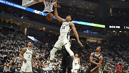 Κυριαρχία Γιάννη στα δέκα καλύτερα καρφώματα των Μπακς στη σεζόν (video)