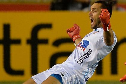 Πρώην τερματοφύλακας της ΑΕΛ σκόραρε με φάουλ στο Κόπα Λιμπερταδόρες (video)