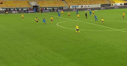 Γκολάρα από το κέντρο στη Σουηδία