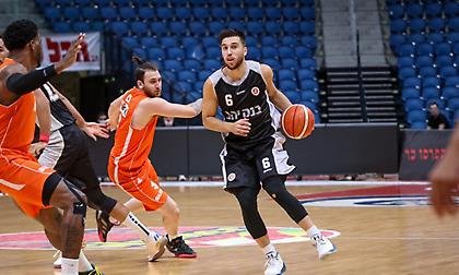 Καρέ στις... νίκες από τη Χάποελ στα φιλικά