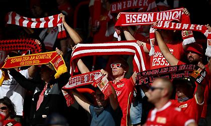 Επέστρεψε ο κόσμος στα γήπεδα της Bundesliga (video/pics)