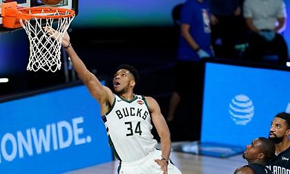 Μπακς: Εντυπωσιακό βίντεο για τον MVP Γιάννη με «MJ» και Χακίμ! (video)