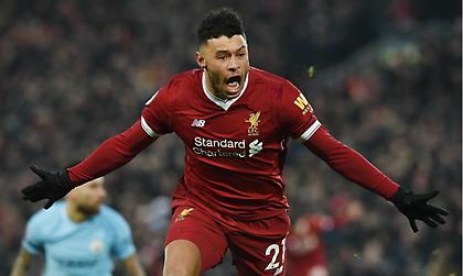 Ενδιαφέρον της Γουλβς για τον Όξλεϊντ-Τσάμπερλεϊν