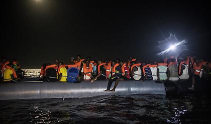 Το γερμανικό πλοίο Alan Kurdi διέσωσε 133 μετανάστες στη Μεσόγειο