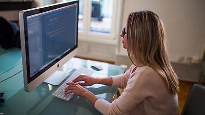 Υποχρεωτική τηλεργασία για το 40% των εργαζομένων στην Αττική