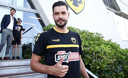 Επίσημα στην λίστα της ΑΕΚ οι Σάκχοφ και Ενομπακάρε