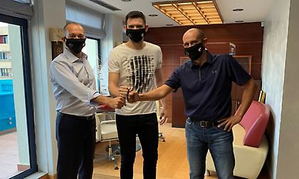 ΚΑΕ Ολυμπιακός: Πρόωρη ανανέωση συμβολαίου με τον Παπανικολάου