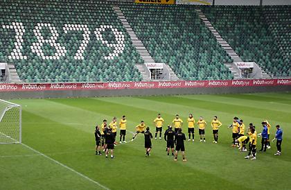 «Κλικ» από την προπόνηση της ΑΕΚ στο Σεντ Γκάλεν (pics)