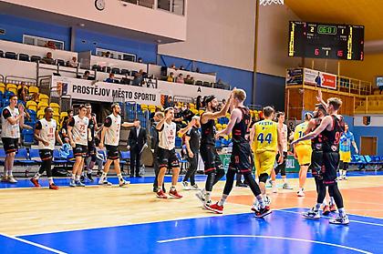 Το 3/3 η Νίμπουρκ λίγο πριν την ΑΕΚ στο Final 8