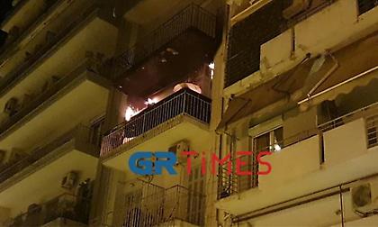 Θεσσαλονίκη: Φωτιά σε διαμέρισμα - Απεγκλωβισμός 12 ατόμων