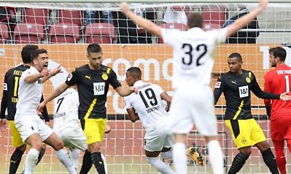 Η Άουγκσμπουργκ… μπλόκαρε την Ντόρτμουντ, «σαρωτική» η Στουτγκάρδη!