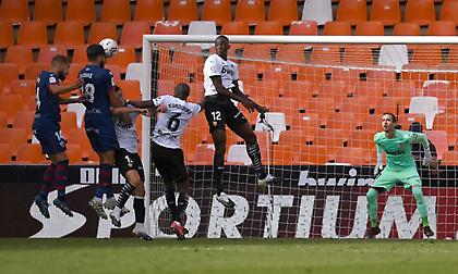 Ουέσκα και Σιόβας καθήλωσαν τη Βαλένθια