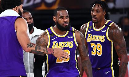 Μυθικές επιδόσεις από Λεμπρόν Τζέιμς