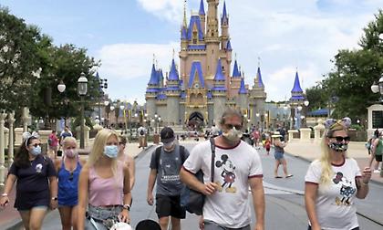 Η Walt Disney απολύει 28.000 εργαζομένους στα θεματικά της πάρκα