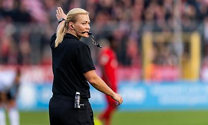 Αποσύρθηκε η πρώτη Γερμανίδα διαιτητής που σφύριξε στην Bundesliga
