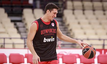 Ο Γιαννούλης Λαρεντζάκης σε 24’’ (video)