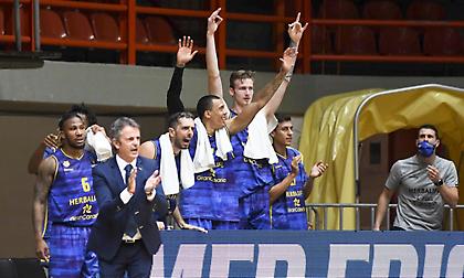 Φίσακ: «Βελτιώσαμε την άμυνά μας στο δεύτερο μέρος»