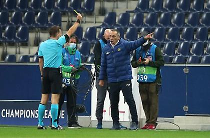 Αποβλήθηκε ο Δώνης στο πρώτο ημίχρονο για διαμαρτυρία! (video)