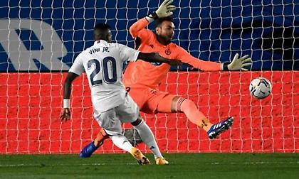 Ο Βινίσιους έσωσε τη Ρεάλ