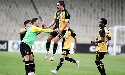 Το απίστευτο «παστέλι» του Σιμόες για το 1-1 της ΑΕΚ! (video)