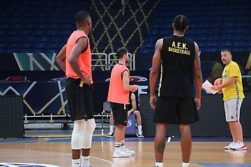 Προπόνηση πριν τον ημιτελικό για την ΑΕΚ (pic)