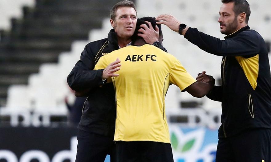 Έκατσε για μια μπύρα να χαλαρώσει και έβλεπε… ΑΕΚ-Βόλφσμπουργκ ο Καρέρα! (pic)