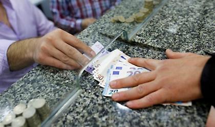Συνταξιούχοι: Αναδρομικά από 550 έως και 7.800 ευρώ - Τι αλλάζει σε συντάξεις χηρείας