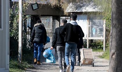 Κορωνοϊός-Ελλάδα: Σε υγειονομικό αποκλεισμό η δομή φιλοξενίας Σκαραμαγκά