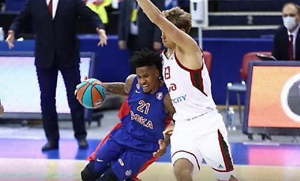 Κλάιμπερν και Τζέιμς νίκησαν «Λόκο» και… COVID